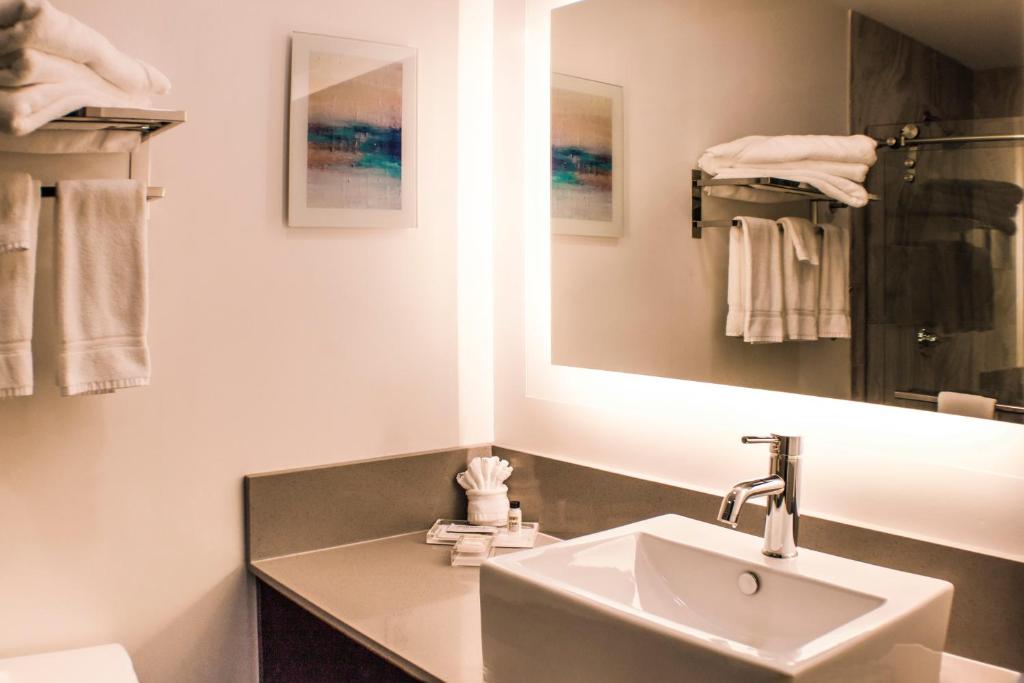 Holiday Inn Cookeville photo