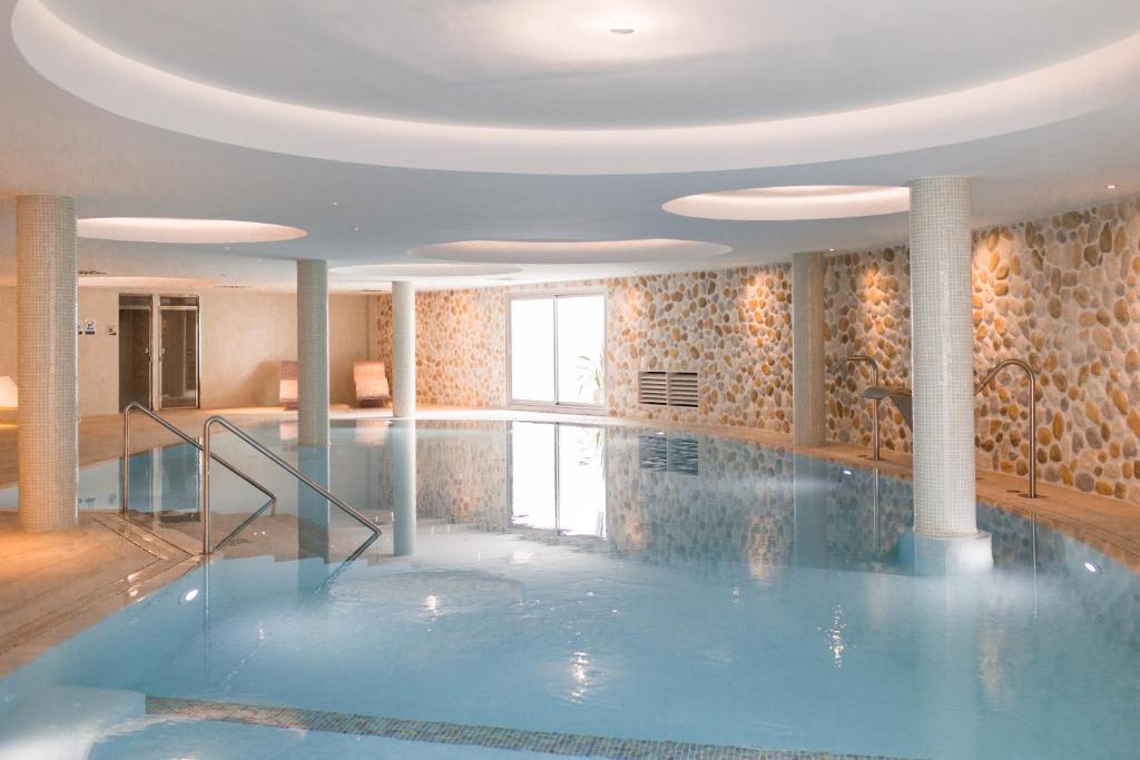 Gran Sagitario — Swimming pool in Santandria, Balearic Islands