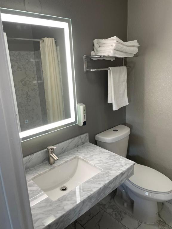 Villa Court Inn Oroville photo