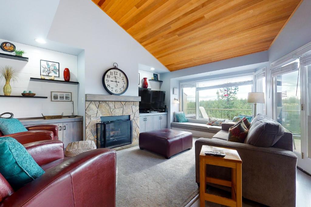 Riverside R&R, Redmond