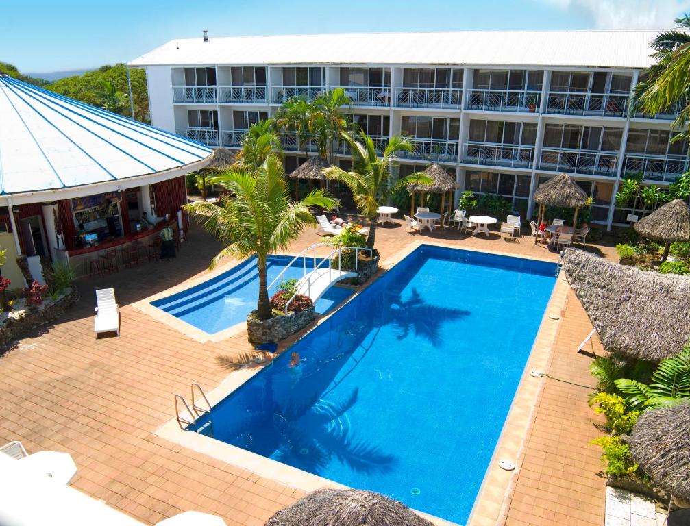 Swimming pool