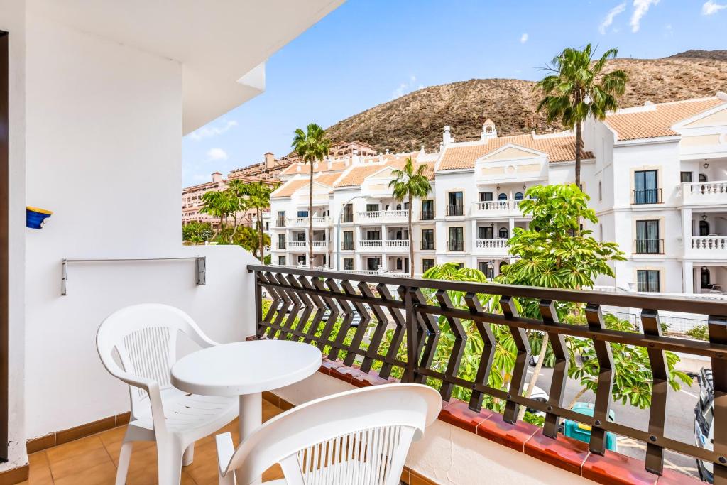 Club Tenerife Apartments - 2