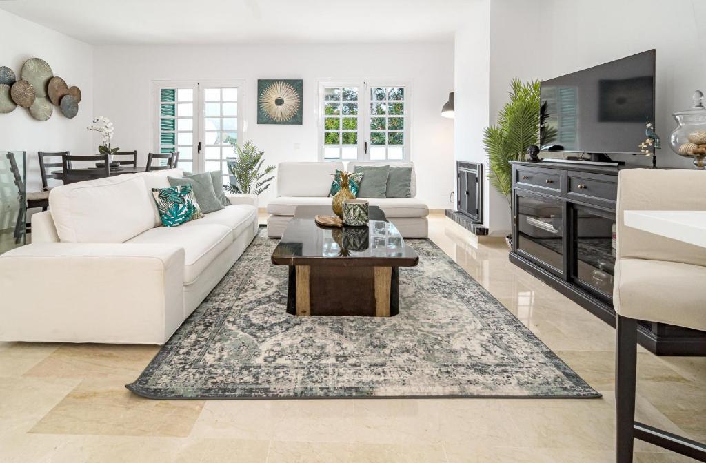 Charming and Modern 3-Bedroom Duplex in Aloha Pueblo with Mountain Views - 3