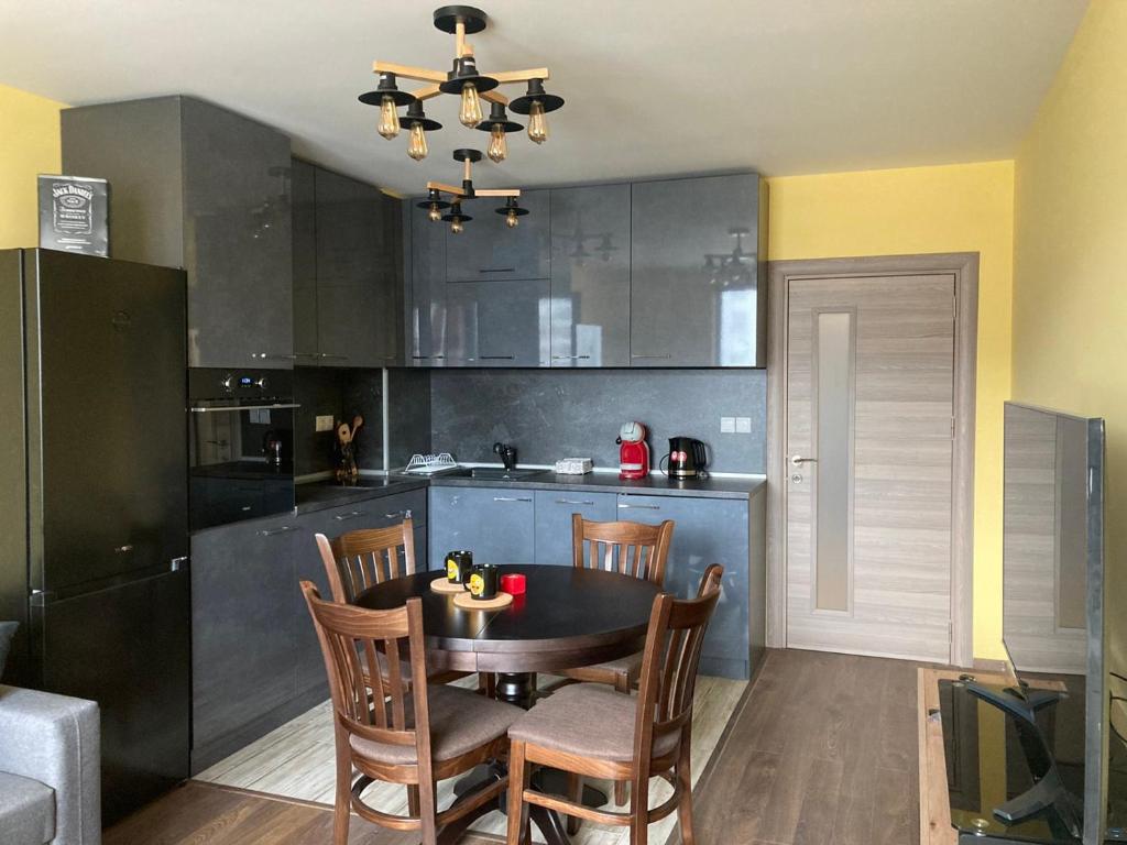 Victor's Suite , with private parking, Varna