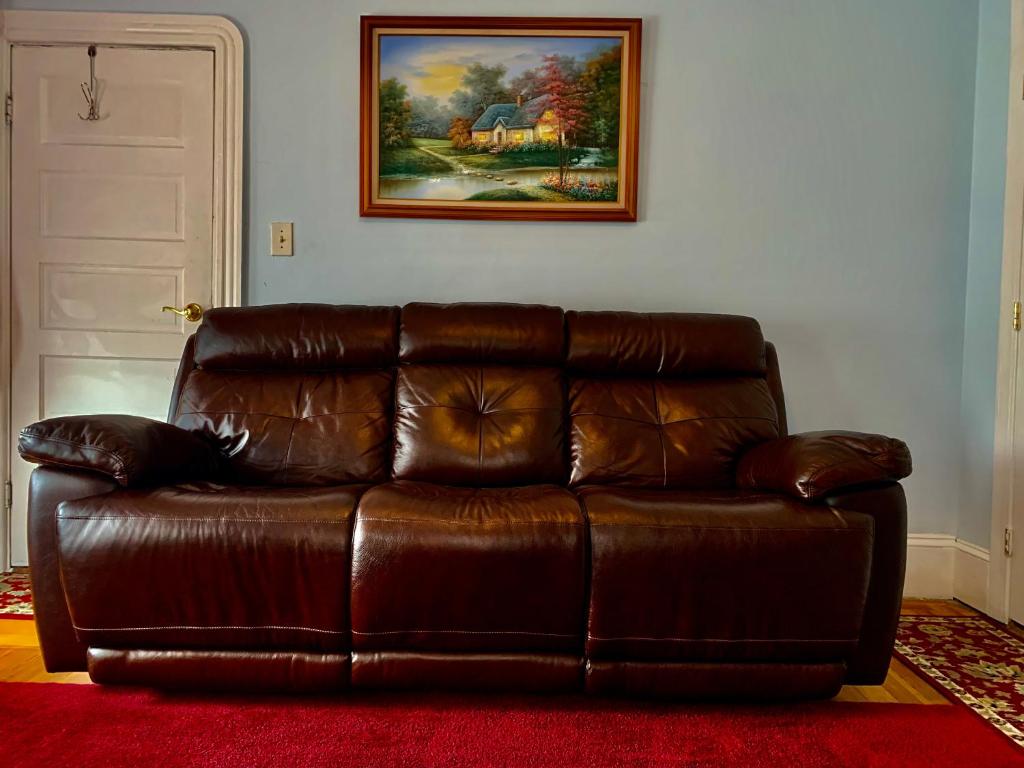 Stylish, Cozy 2BR Private Apt, 1st Floor, Well-Appointed, Near Providence, MA, RI Line, I-95 Access, Pawtucket