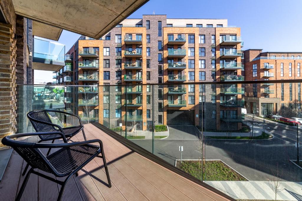 Suites by Rehoboth - Darent Court - Dartford Station photo