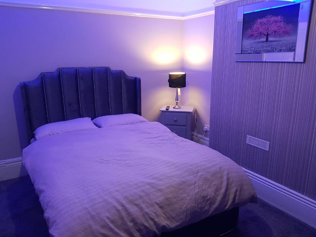 Highfields Living - All Rooms Ensuite- Free Wifi- Free Local Parking, Sheffield