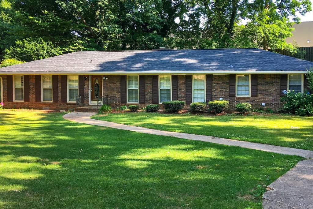Lehigh Place - Peaceful and Walkable Getaway!
