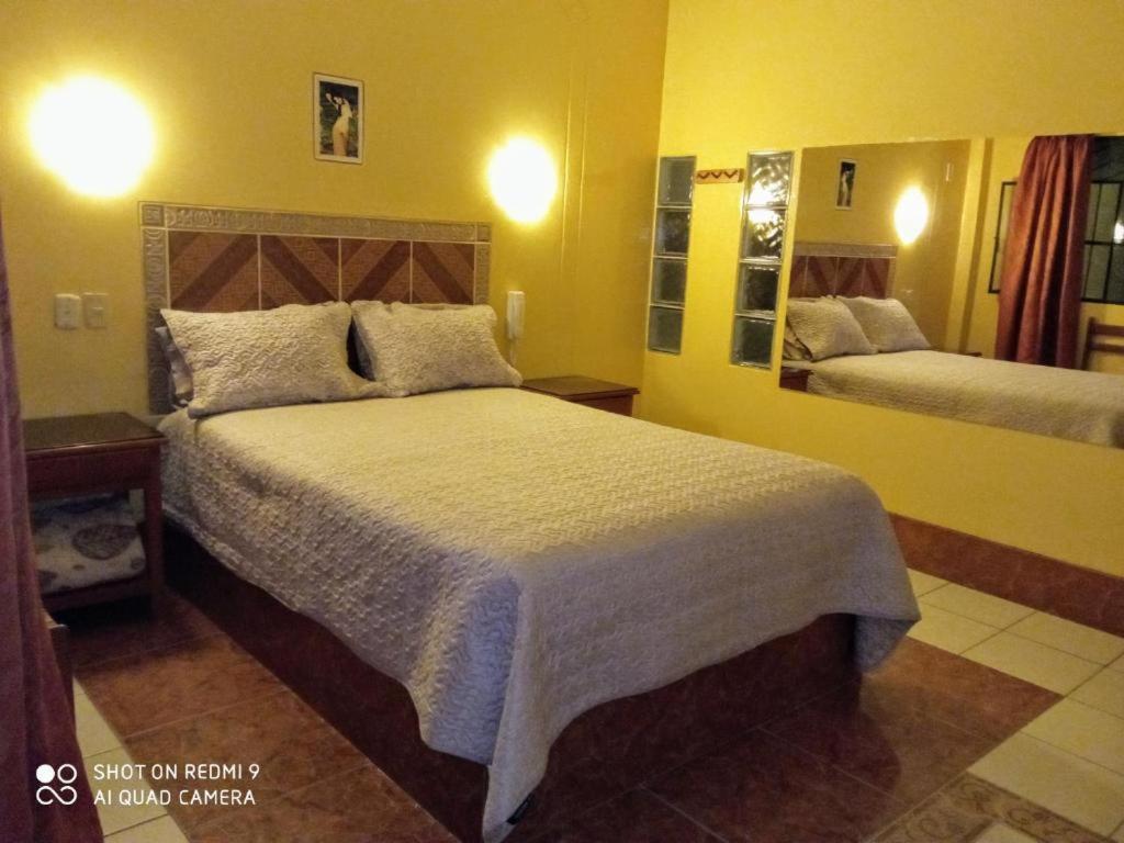 Motel Sahara Suites - 1