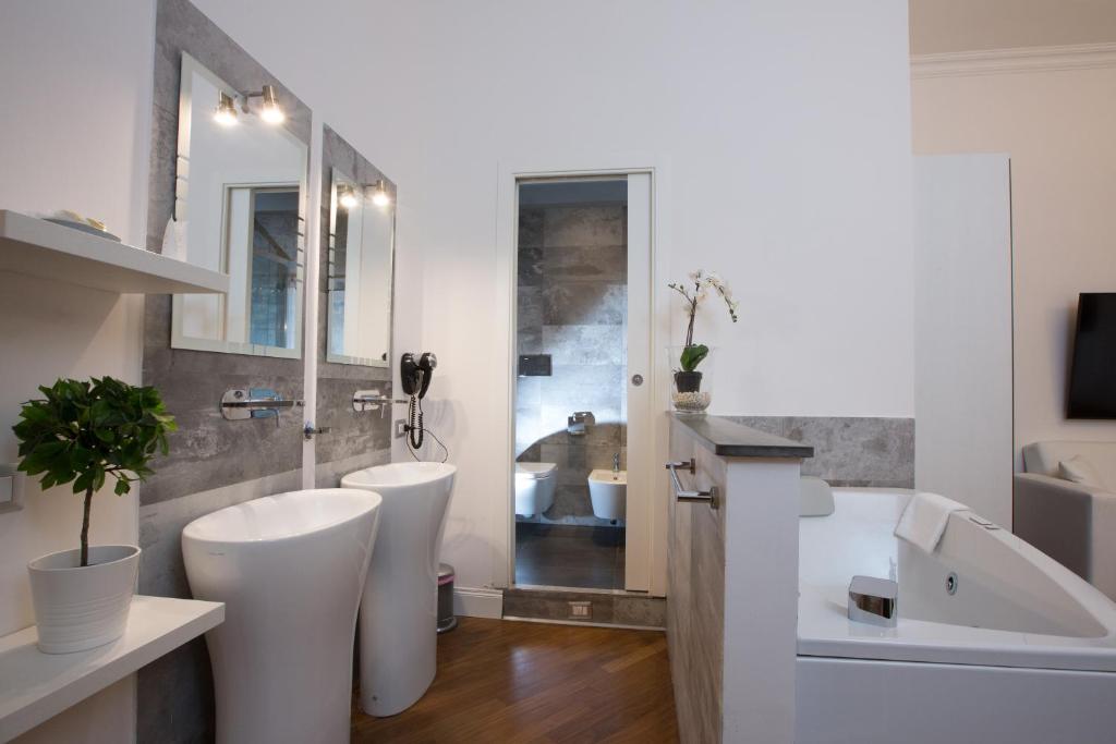 NAVONA VITA SUITES photo