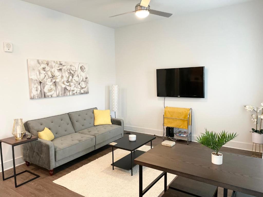 Modern Luxury Minutes to Airport & RTP
