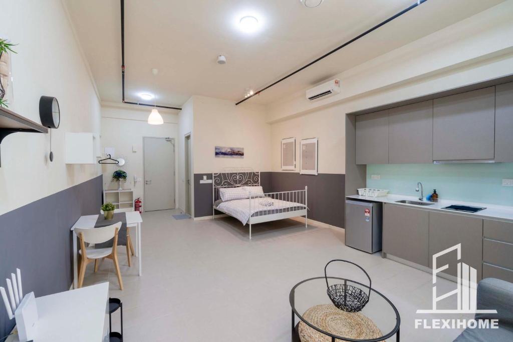 10am-6pm, SAME DAY CHECK IN AND CHECK OUT, Work from Home, Comfy & Quiet Tamarind Suites-Cyberjaya by Flexihome-MY, Cyberjaya