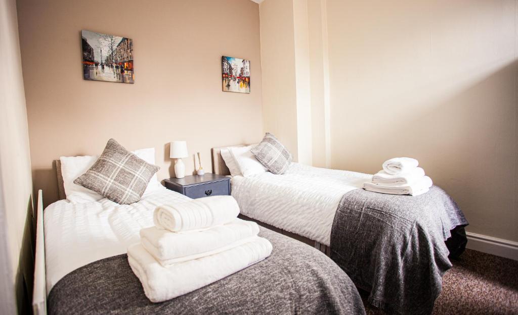 Contractor house, sleeps 5, close to restaurant's and bars, Long stays available, Oveyo Accommodation, Middlesbrough