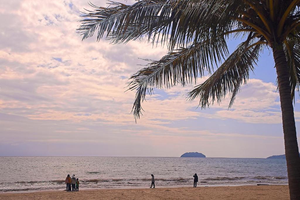 AA Residen Luxury Condo HOMESTAY near Tanjung Aru Beach & GOLF Course photo