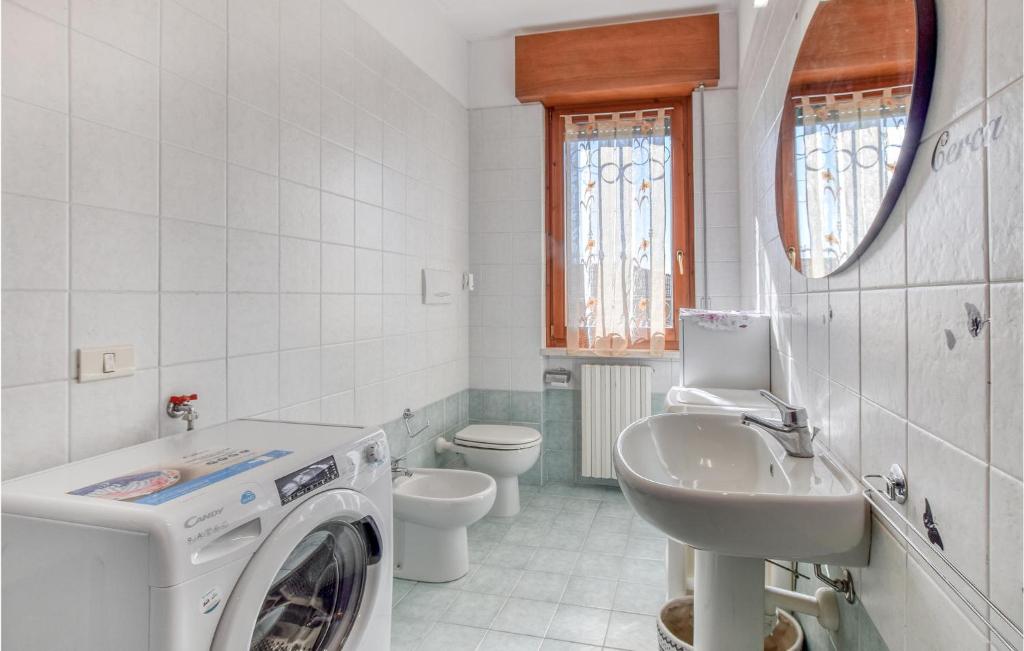 Amazing apartment in Bussolengo with WiFi and 1 Bedrooms photo