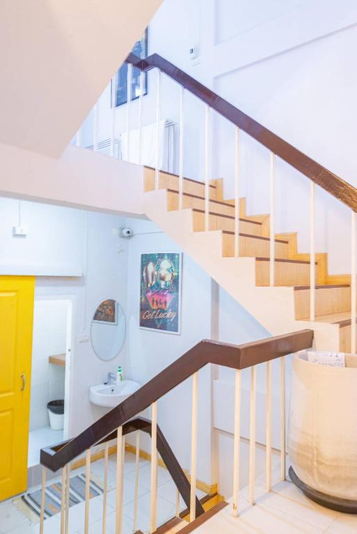 Asoke Montri Hostel photo