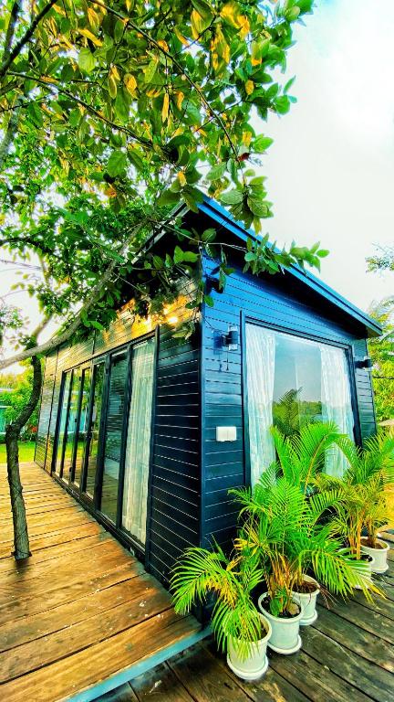Exterior view, Kampot Riverfront Boutique in Kampot