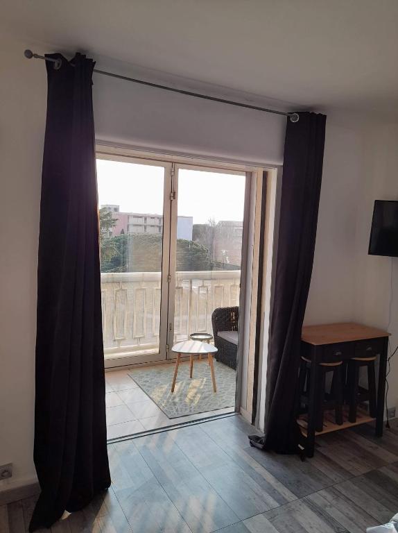 Studio type T1 avec parking et cave à 600 m de la plage - 5