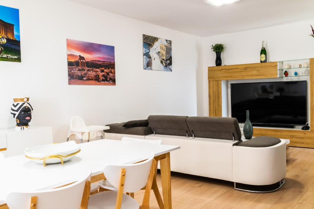 Diana Holiday Home - 2