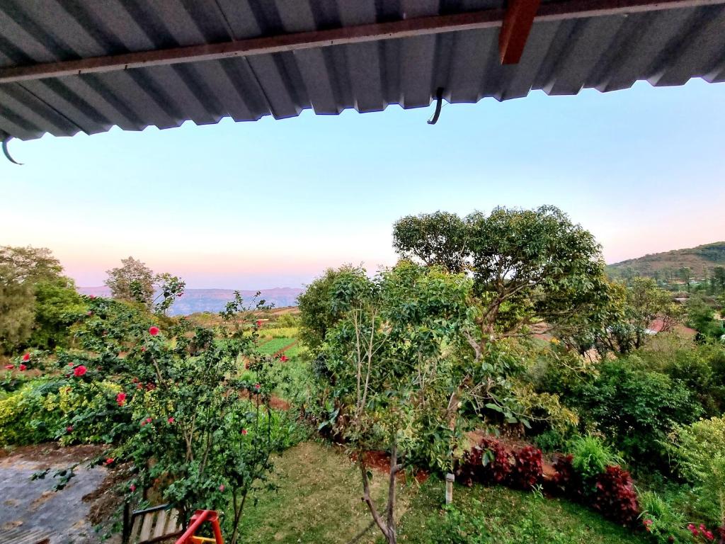 MERIDIAN AC VILLA - Besides Valley View &amp; Strawberry Farms — Hotel in Mahabaleshwar