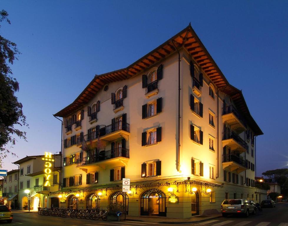 Hotel Goya photo