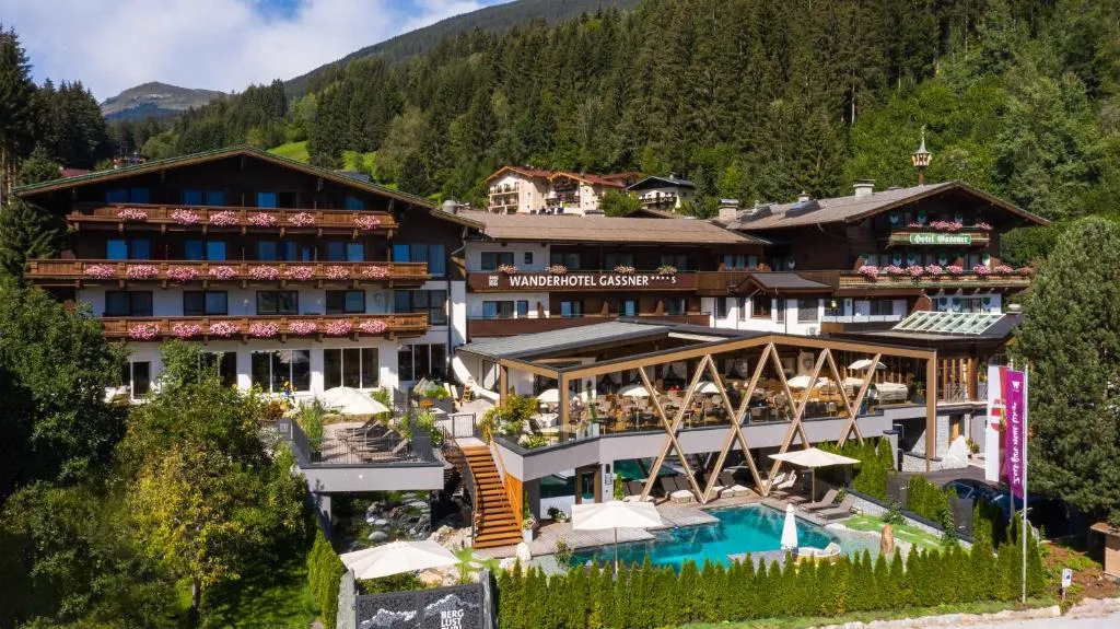 Hotel Gassner - 4 Sterne Superior，位于纽科琴格罗斯夫的酒店
