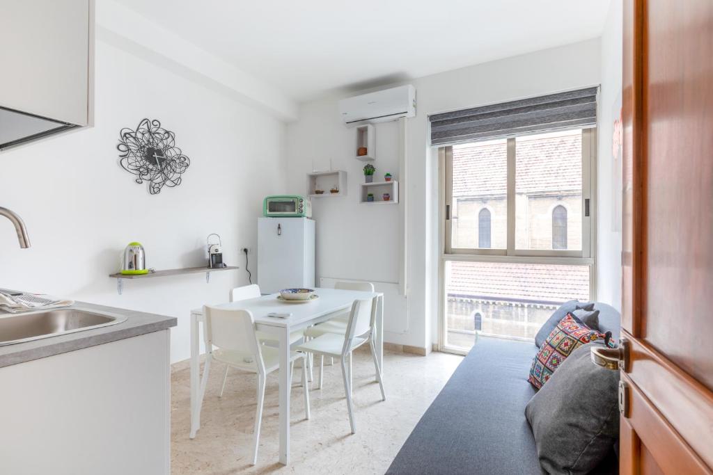 GuestHost - Teatro Politeama and Teatro Massimo Cozy Apartment - 2