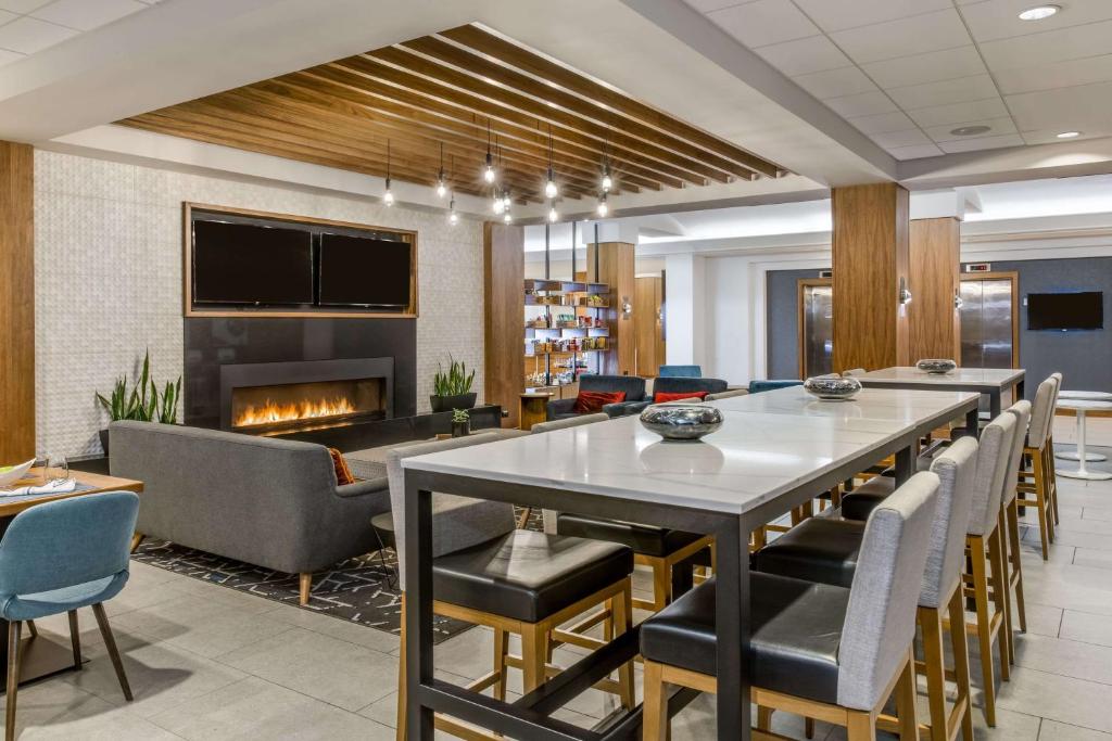 ソネスタ デンバー ダウンタウン (Sonesta Denver Downtown) ラウンジ