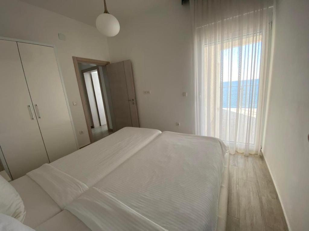Lägenhet med 2 sovrum och havsutsikt