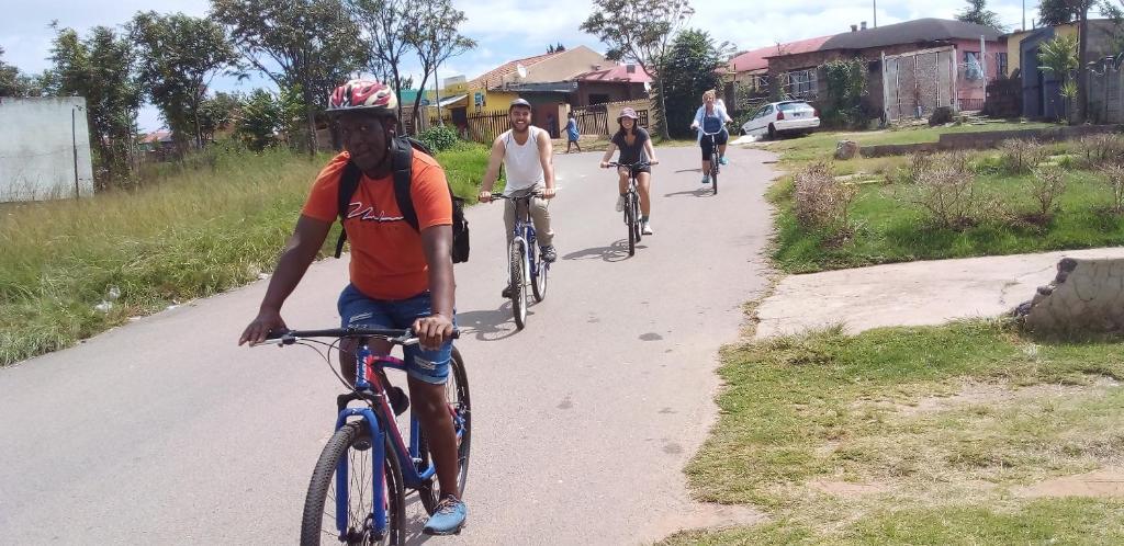 Authentic Bicycle Tours and Backpackers — Hotel in Johannesburg