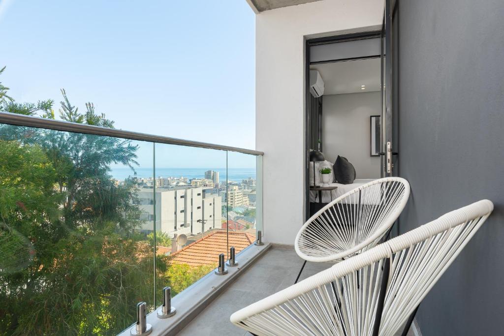One Calais Luxury Apartments photo
