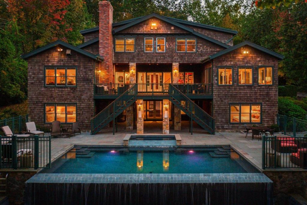 Sunny Day on Taunton Lake, Newtown