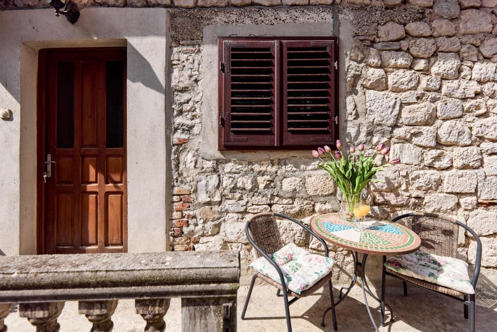 Old Town Terrace Vibe - 4