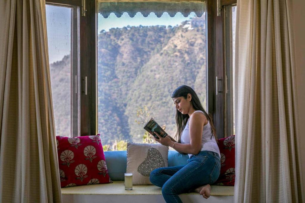 StayVista at Horizon 4BHK with Breakfast & Valley view photo