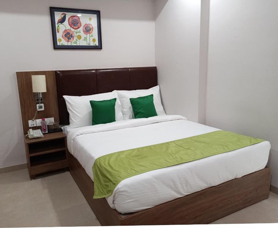 The Beacon Hotel Vadodara photo