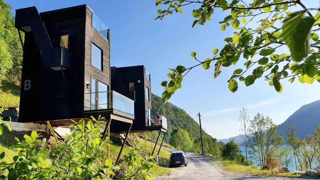Mikrohyttene i Åkrafjorden, hotel in Etnesjøen