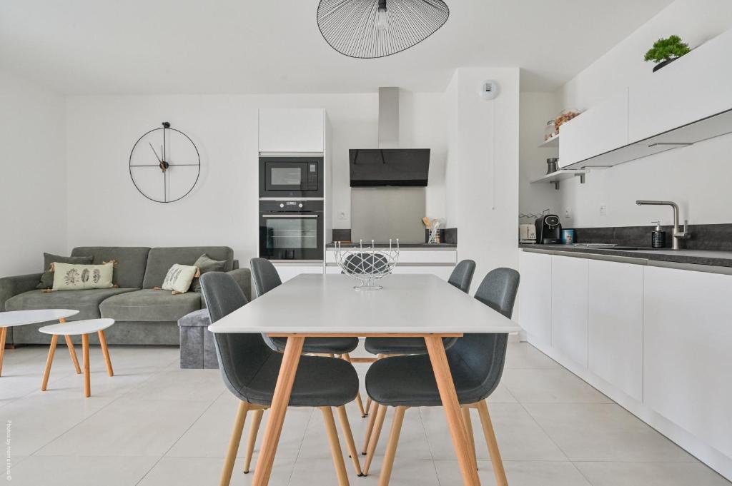 T4 NEUF - JARDIN-TERRASSE ET PISCINE – ACCÈS DIRECT PLAGES ET CENTRE VILLAGE – App C 12 - 3