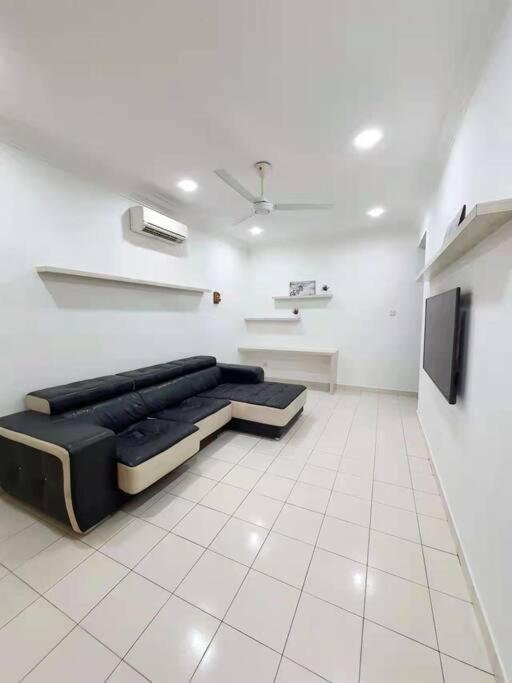 Bukit Indah Nearby Aeon Issix 4 rooms up to 8 pax — Hotel in Johor Bahru