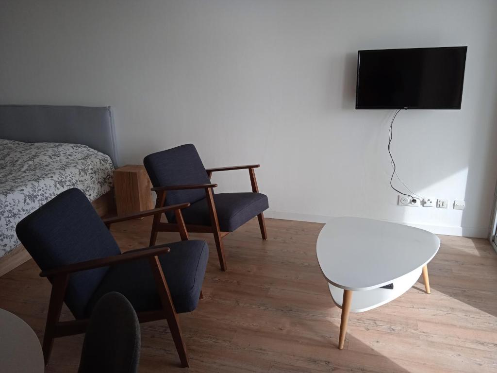 Studio Design vue Port 2 pas des Canaux + parking - 3