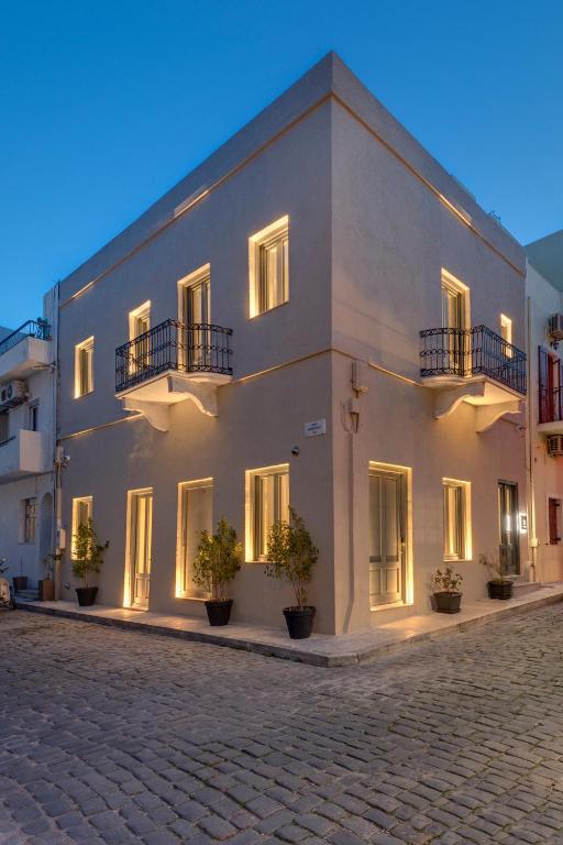 Times Elegant Rooms, Ermupoli