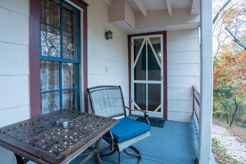 5 Ojo Inn Bed and Breakfast photo