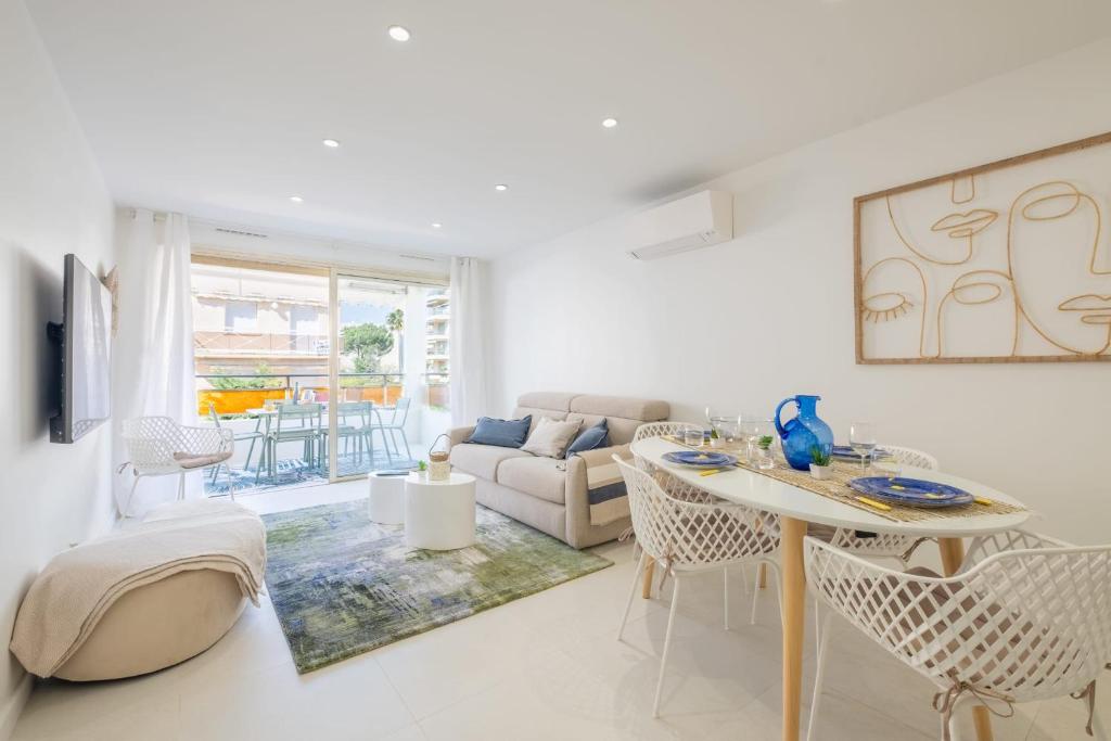 Stylish 2-Br Apartment Steps from the Croisette - 2