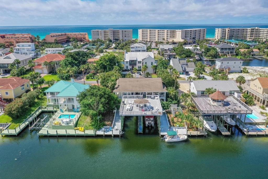 Destin-A-tion on the Water, Destin