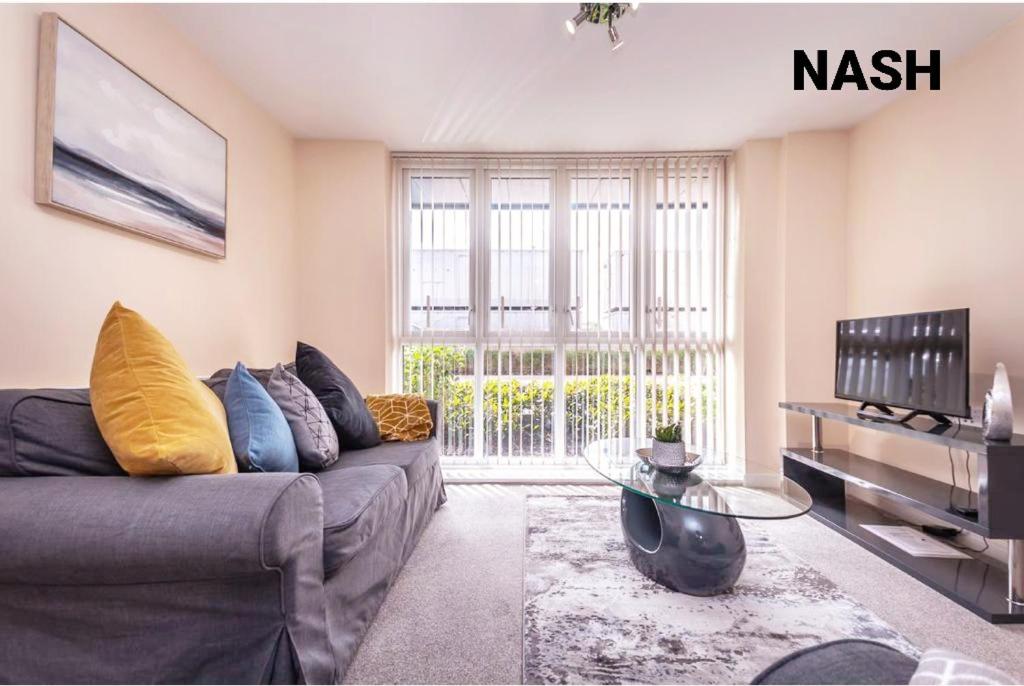 Stylish 2 bedroom Apartment-Short term lets & Serviced Accomodation Reading photo