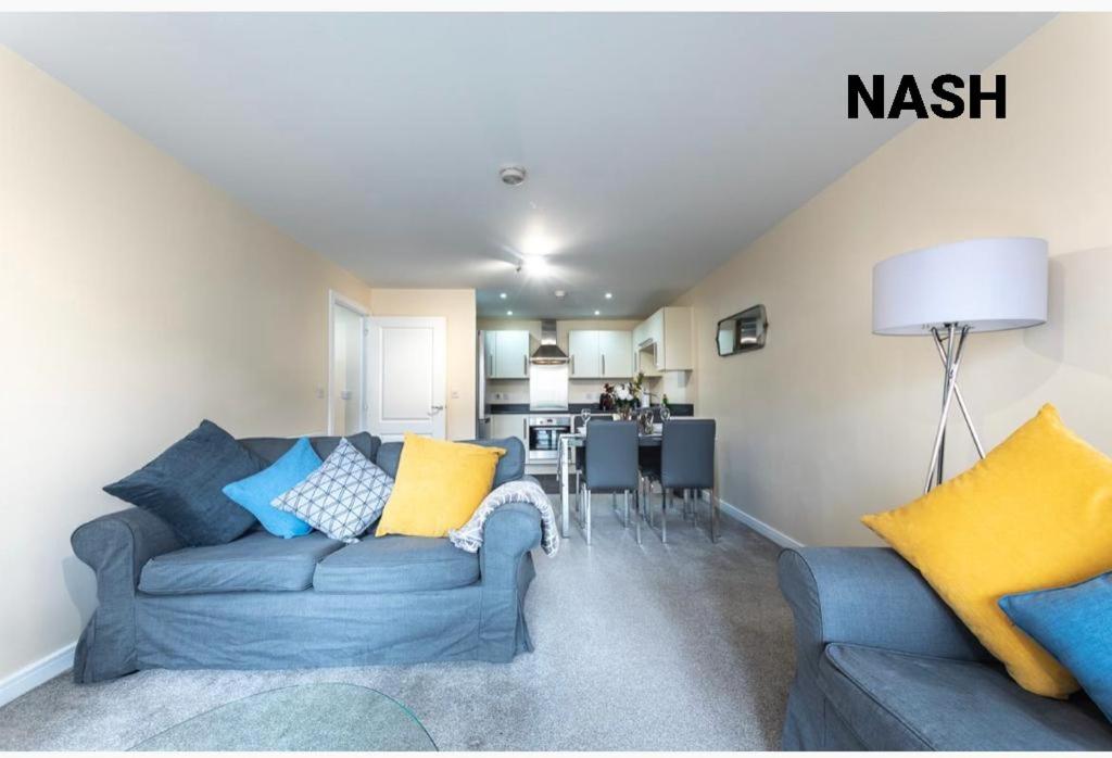 Stylish 2 bedroom Apartment-Short term lets & Serviced Accomodation Reading photo