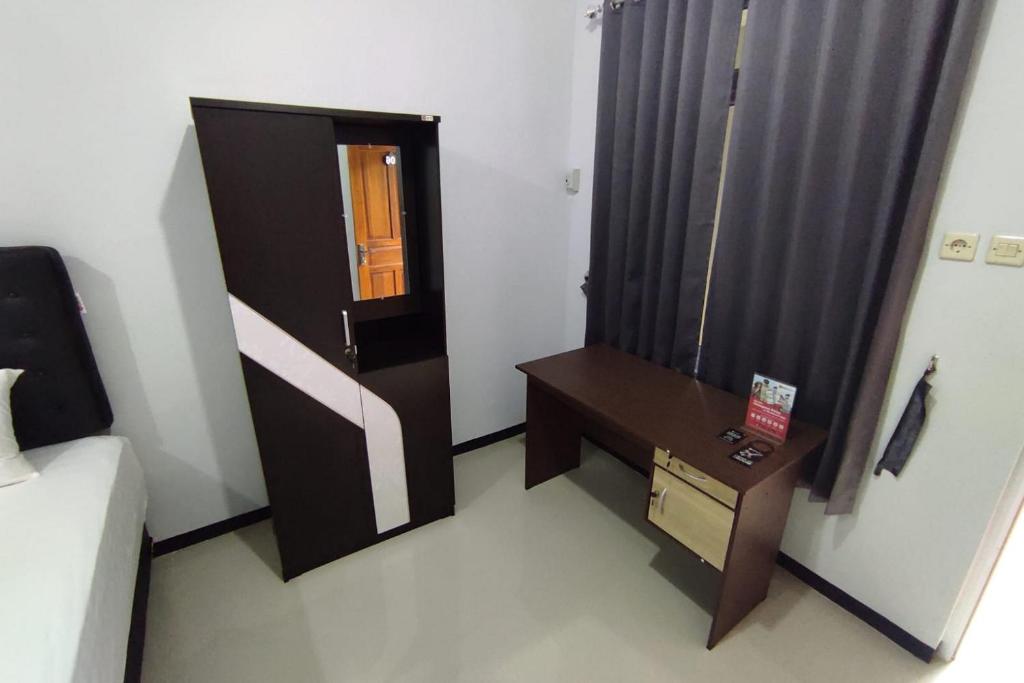 RedDoorz Syariah near Alun Alun Purwokerto 2 photo