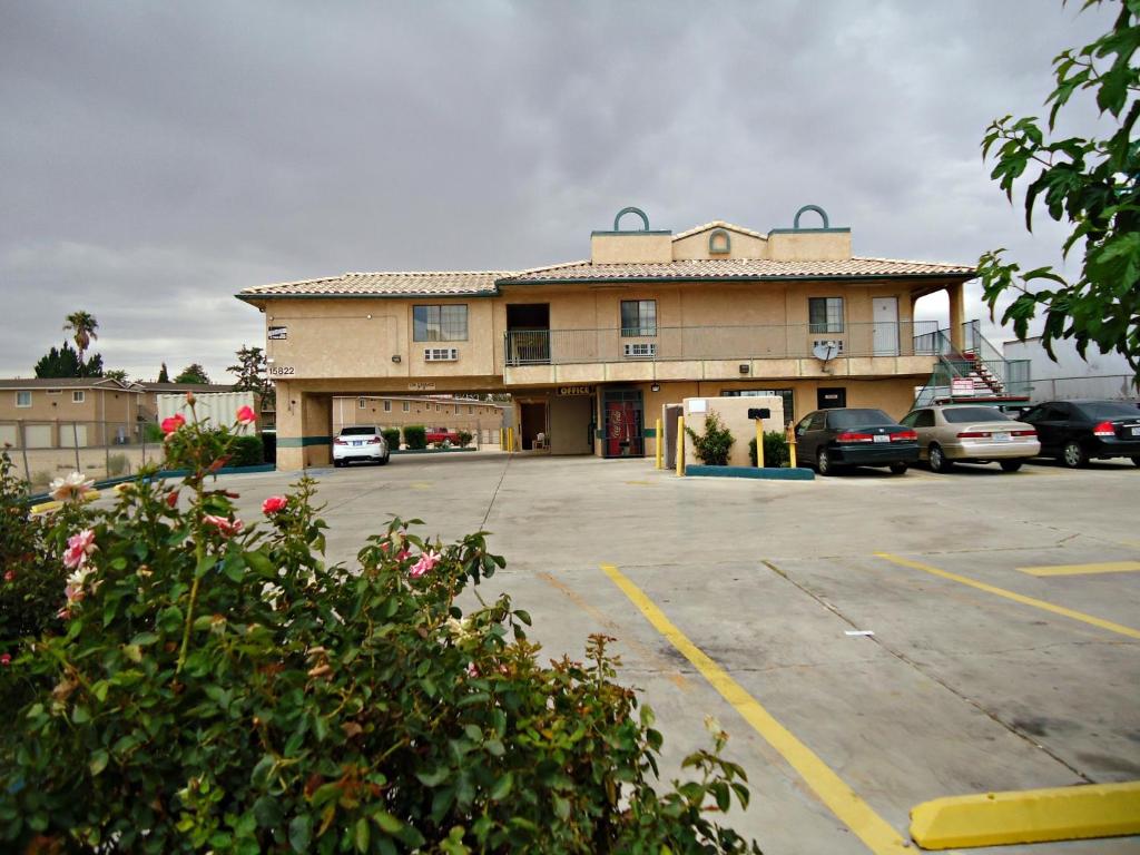 Economy Inn photo