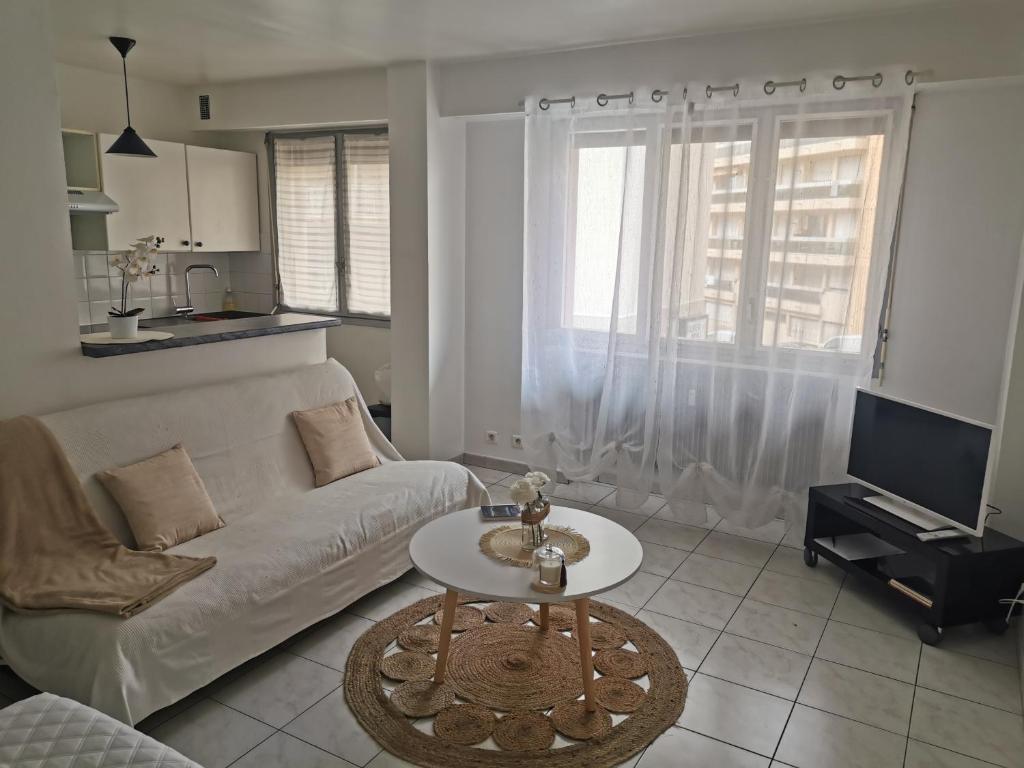 studio de 35m² entre antibes et juan les pins - 2