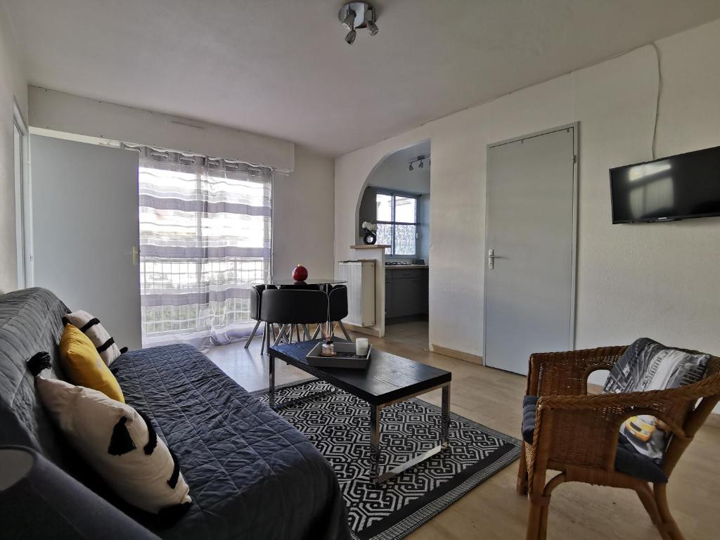 Grand studio de 33m² à 300m des plages - 4