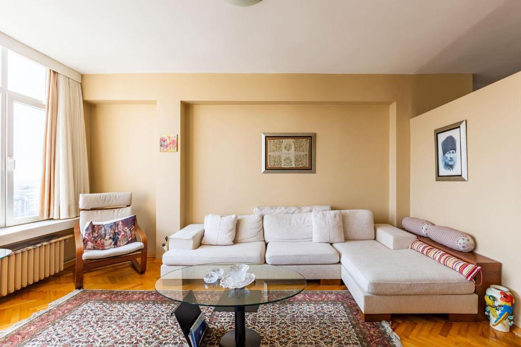 Pleasant Apartment with Impressive City View in Sisli photo